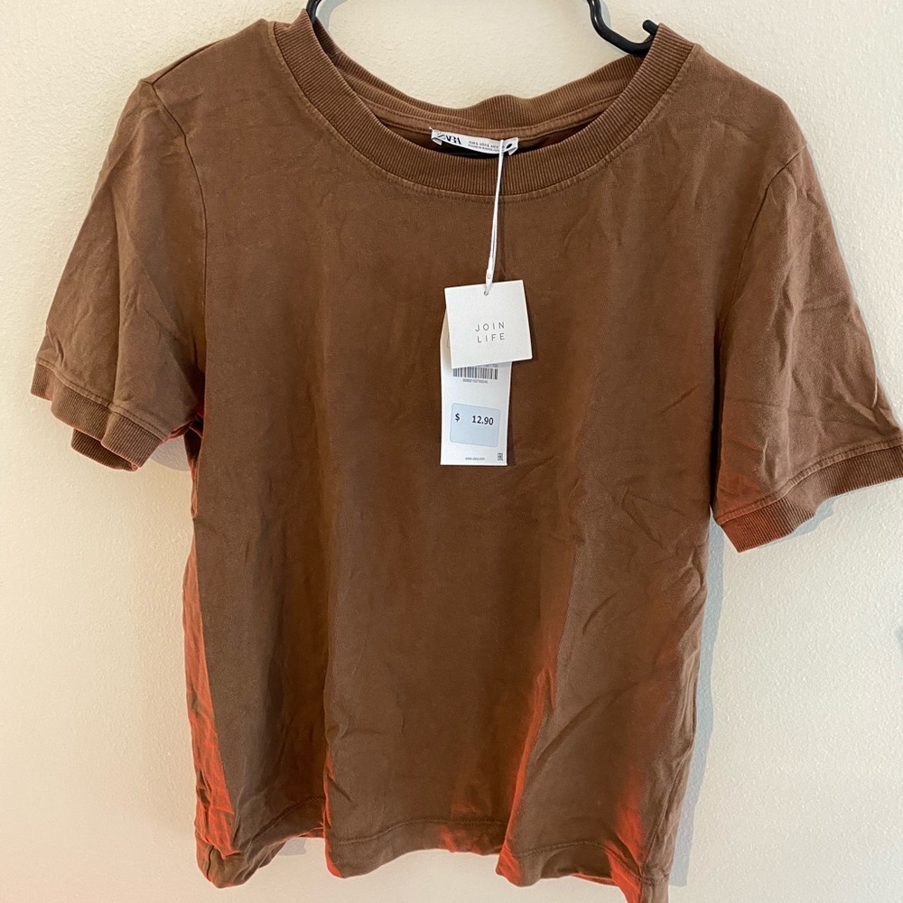 Brown basic tee